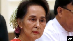 Khôi nguyên Nobel đang bị giam giữ - Aung San Suu Kyi.